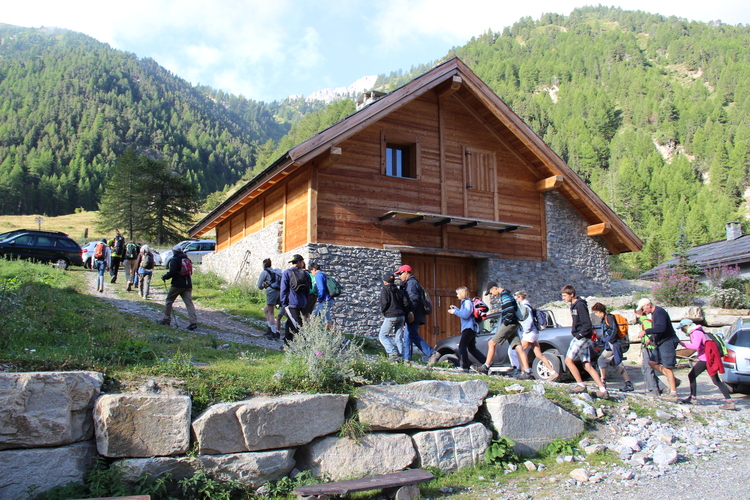 Marche et communication bienveillante en famille