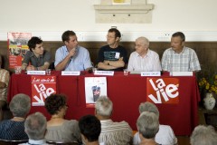 Paul Michalon(au centre) à l'université d'été des lecteurs de La Vie en 2012 à Viviers