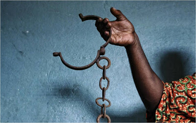 À Châteaubriant (44), Grégoire Ahongbonon témoigne sur les malades mentaux en Afrique