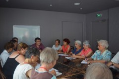 Rémi Roux face à des Amis de La Vie, le lundi 6 juillet à l'université d'été. 