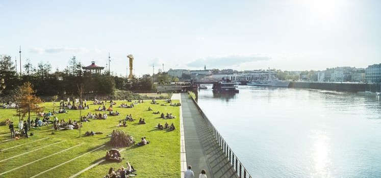 À Nantes, un coup de main pour préparer l’université d’été