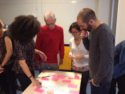 Samedi 18 juin 2016 à Paris, les Amis de La Vie échangent sur le contenu du prochain Forum social de Montréal avec d'autres membres de la délégation française. 