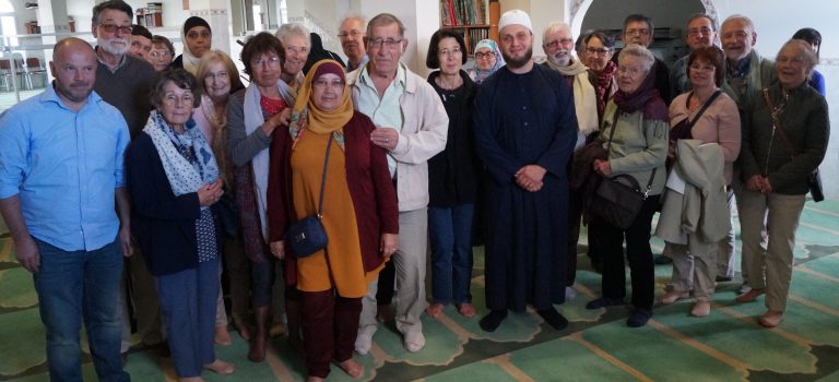 À Chelles, les Amis visitent la mosquée et dialoguent avec l’imam À Chelles, les Amis visitent la mosquée et dialoguent avec l’imam