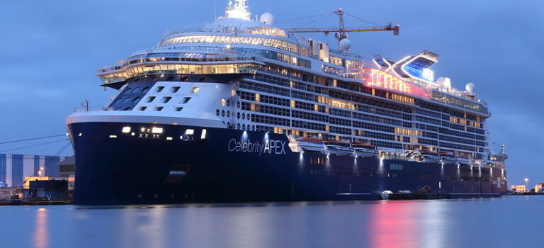 Au chantier naval de Saint-Nazaire, toujours plus de paquebots malgré l’urgence écologique Au chantier naval de Saint-Nazaire, toujours plus de paquebots malgré l’urgence écologique